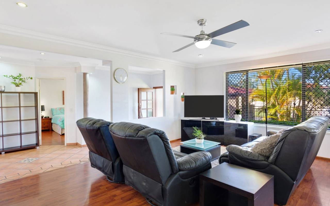 23 Collins Crescent, Benowa, QLD 4217 AUSTRALIA