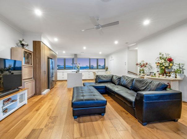 19/1 Lyra Avenue, Hope Island, Qld 4212 AU