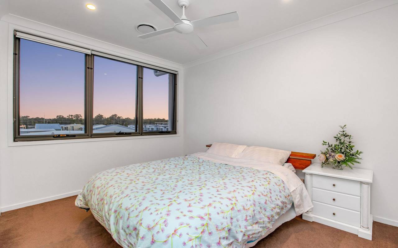 19/1 Lyra Avenue, Hope Island, Qld 4212 AU