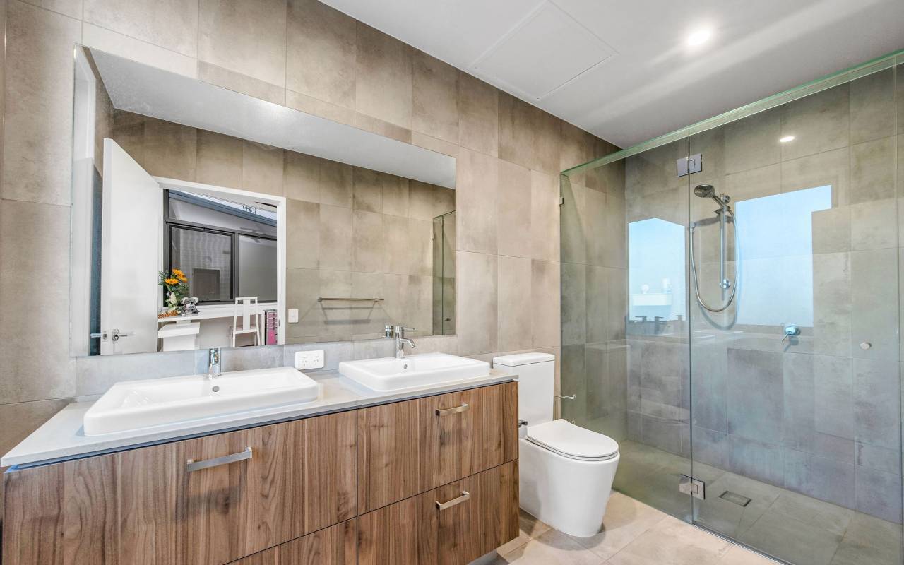 19/1 Lyra Avenue, Hope Island, Qld 4212 AU