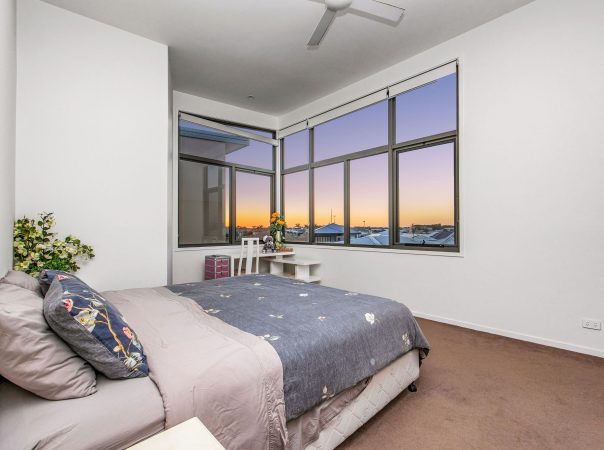 19/1 Lyra Avenue, Hope Island, Qld 4212 AU