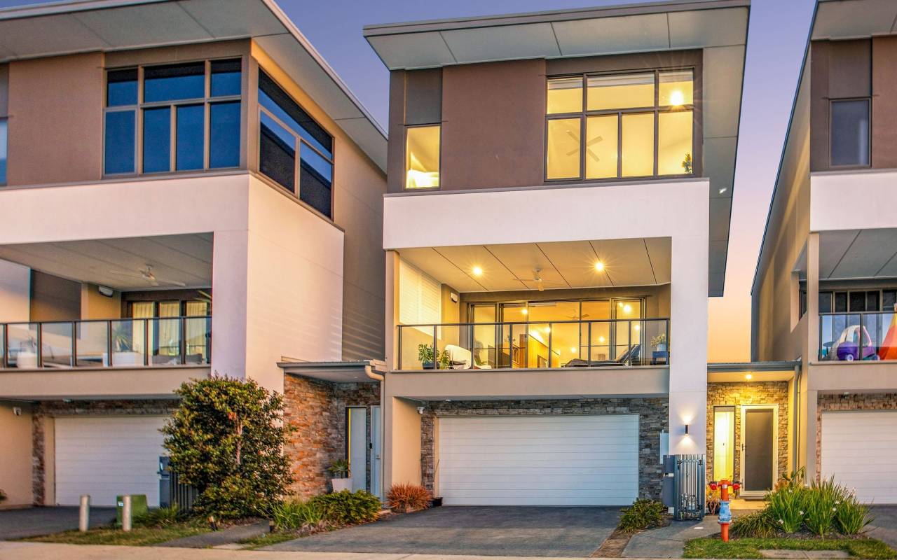 19/1 Lyra Avenue, Hope Island, Qld 4212 AU