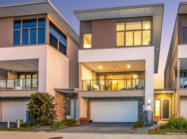 19/1 Lyra Avenue, Hope Island, Qld 4212 AU