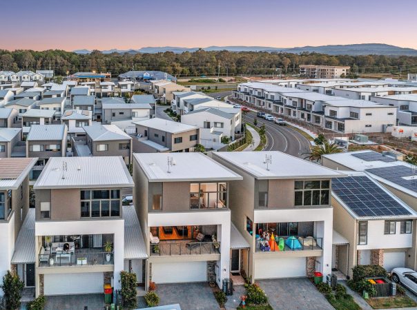 19/1 Lyra Avenue, Hope Island, Qld 4212 AU