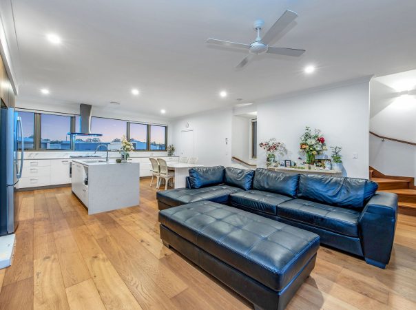 19/1 Lyra Avenue, Hope Island, Qld 4212 AU