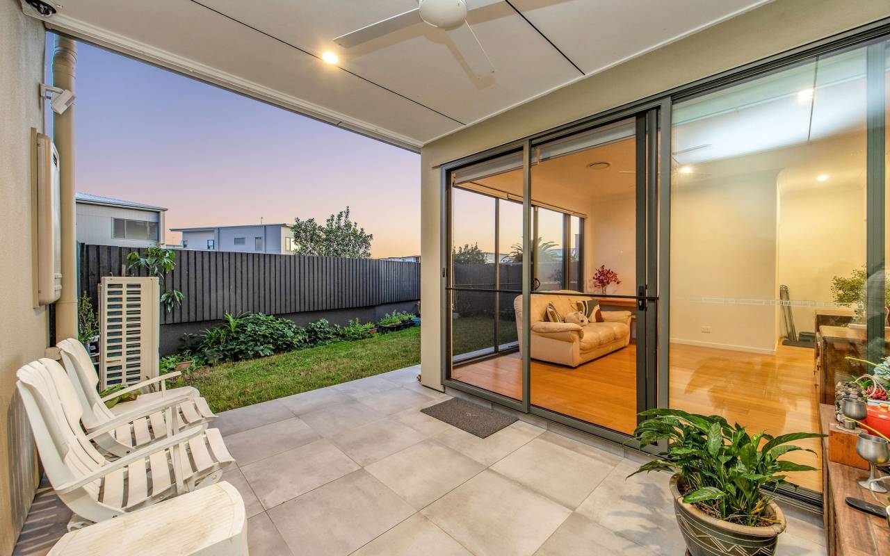 19/1 Lyra Avenue, Hope Island, Qld 4212 AU