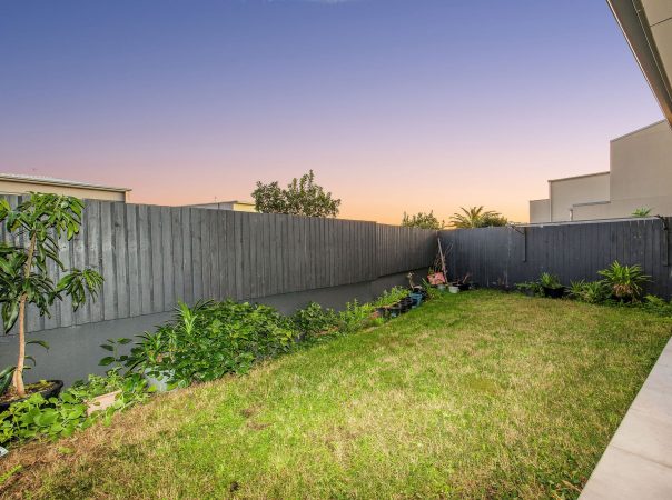 19/1 Lyra Avenue, Hope Island, Qld 4212 AU