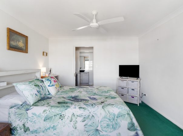 1/2 Anembo Street, Chevron Island, QLD 4217 AUSTRALIA