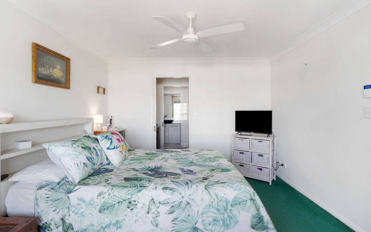 1/2 Anembo Street, Chevron Island, QLD 4217 AUSTRALIA