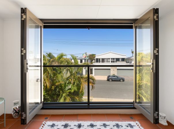 1/2 Anembo Street, Chevron Island, QLD 4217 AUSTRALIA
