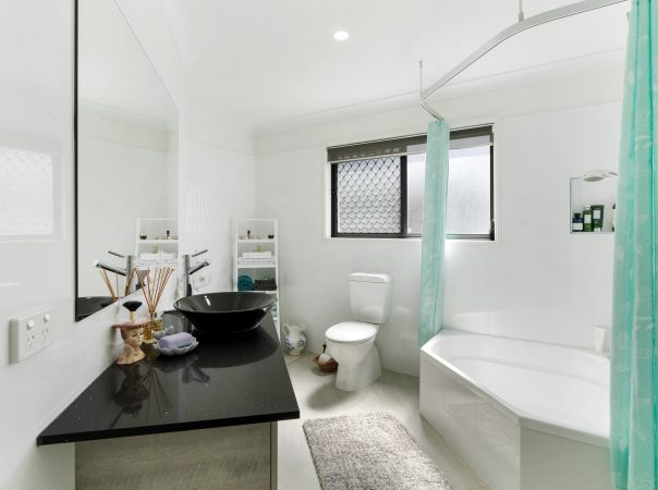 1/2 Anembo Street, Chevron Island, QLD 4217 AUSTRALIA