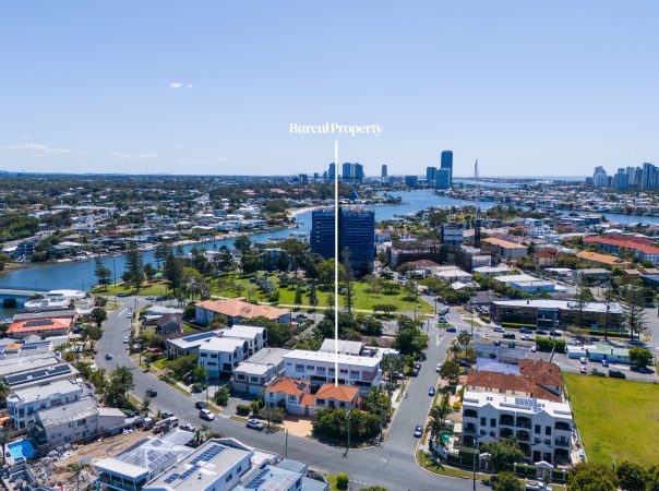 1/2 Anembo Street, Chevron Island, QLD 4217 AUSTRALIA