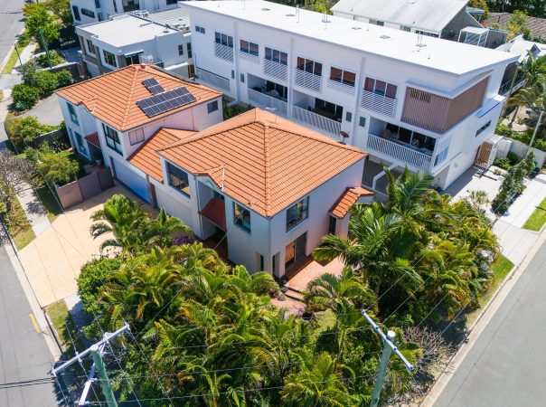 1/2 Anembo Street, Chevron Island, QLD 4217 AUSTRALIA