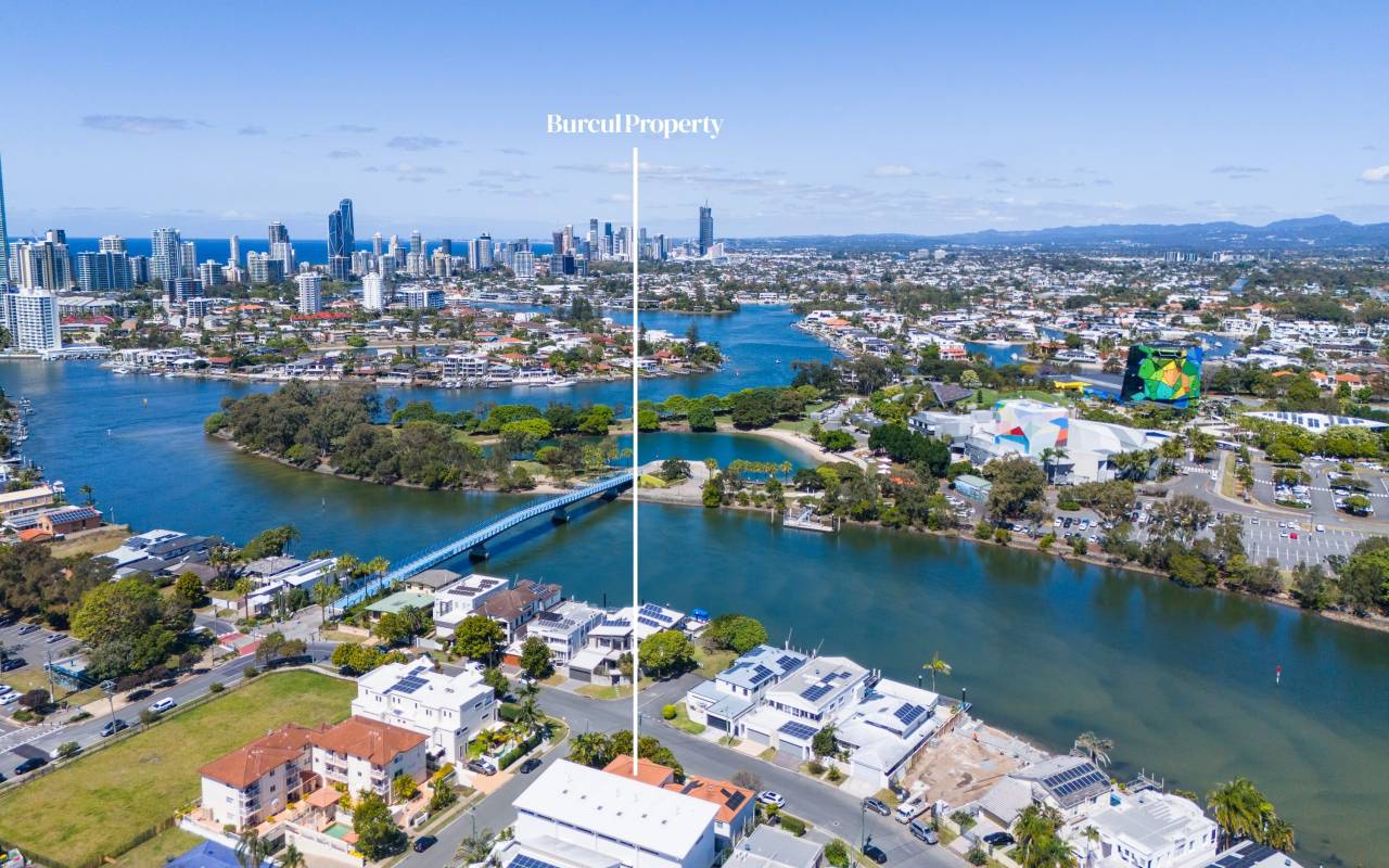 1/2 Anembo Street, Chevron Island, QLD 4217 AUSTRALIA