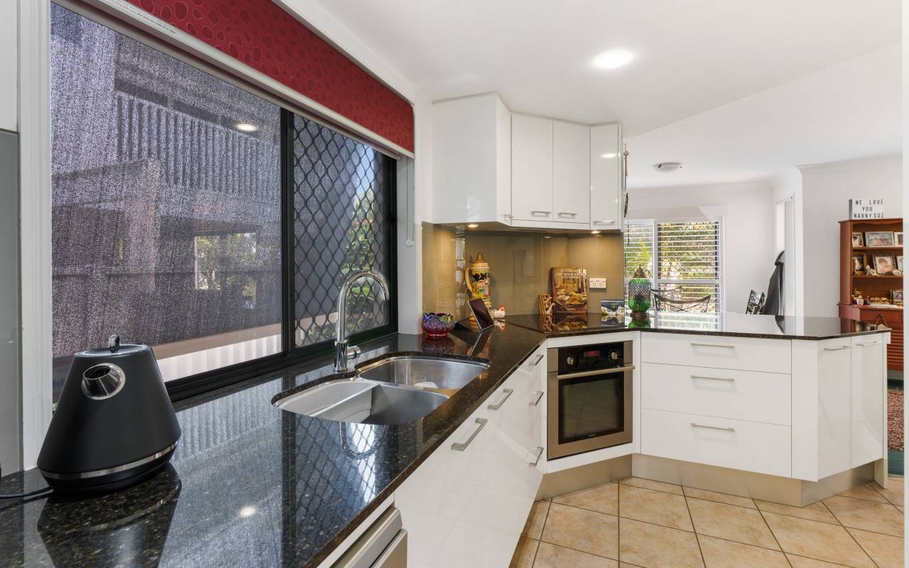 1/2 Anembo Street, Chevron Island, QLD 4217 AUSTRALIA
