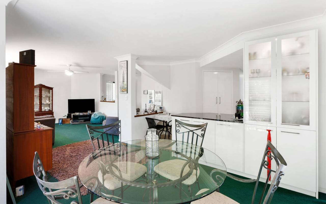 1/2 Anembo Street, Chevron Island, QLD 4217 AUSTRALIA