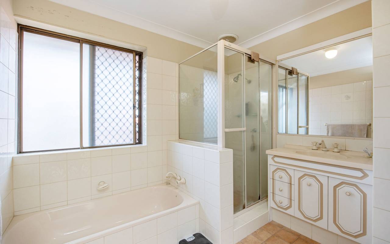 11/22 Commodore Drive, Paradise Waters, QLD 4217 AU