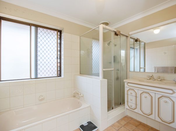 11/22 Commodore Drive, Paradise Waters, QLD 4217 AU