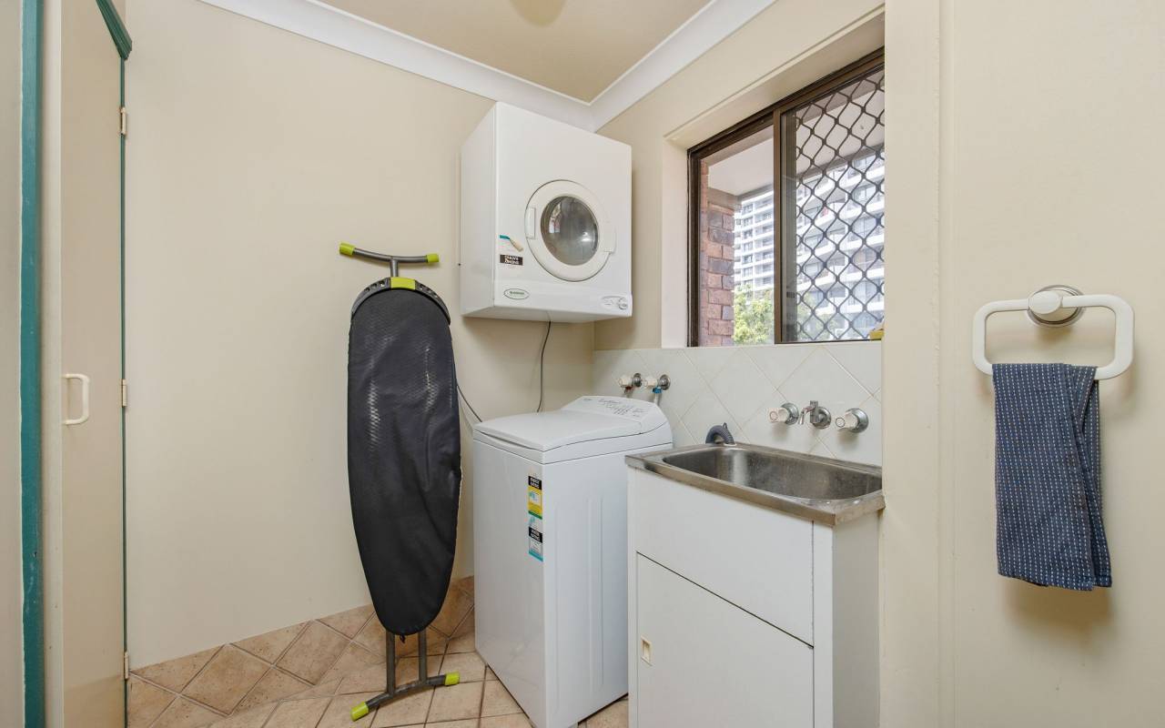 11/22 Commodore Drive, Paradise Waters, QLD 4217 AU