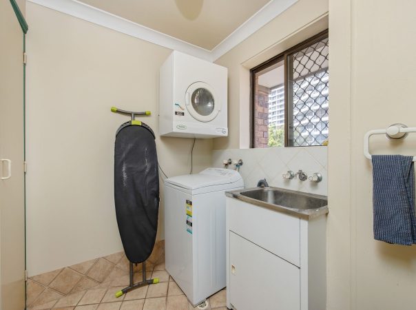 11/22 Commodore Drive, Paradise Waters, QLD 4217 AU