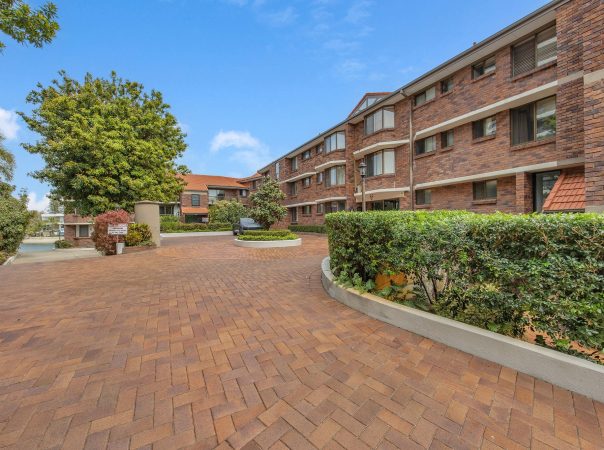 11/22 Commodore Drive, Paradise Waters, QLD 4217 AU