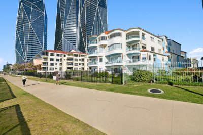 10/26 Old Burleigh Road, Surfers Paradise, QLD 4217 AU
