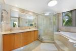 4 A/74 Old Burleigh Road, Surfers Paradise, QLD 4217 AU