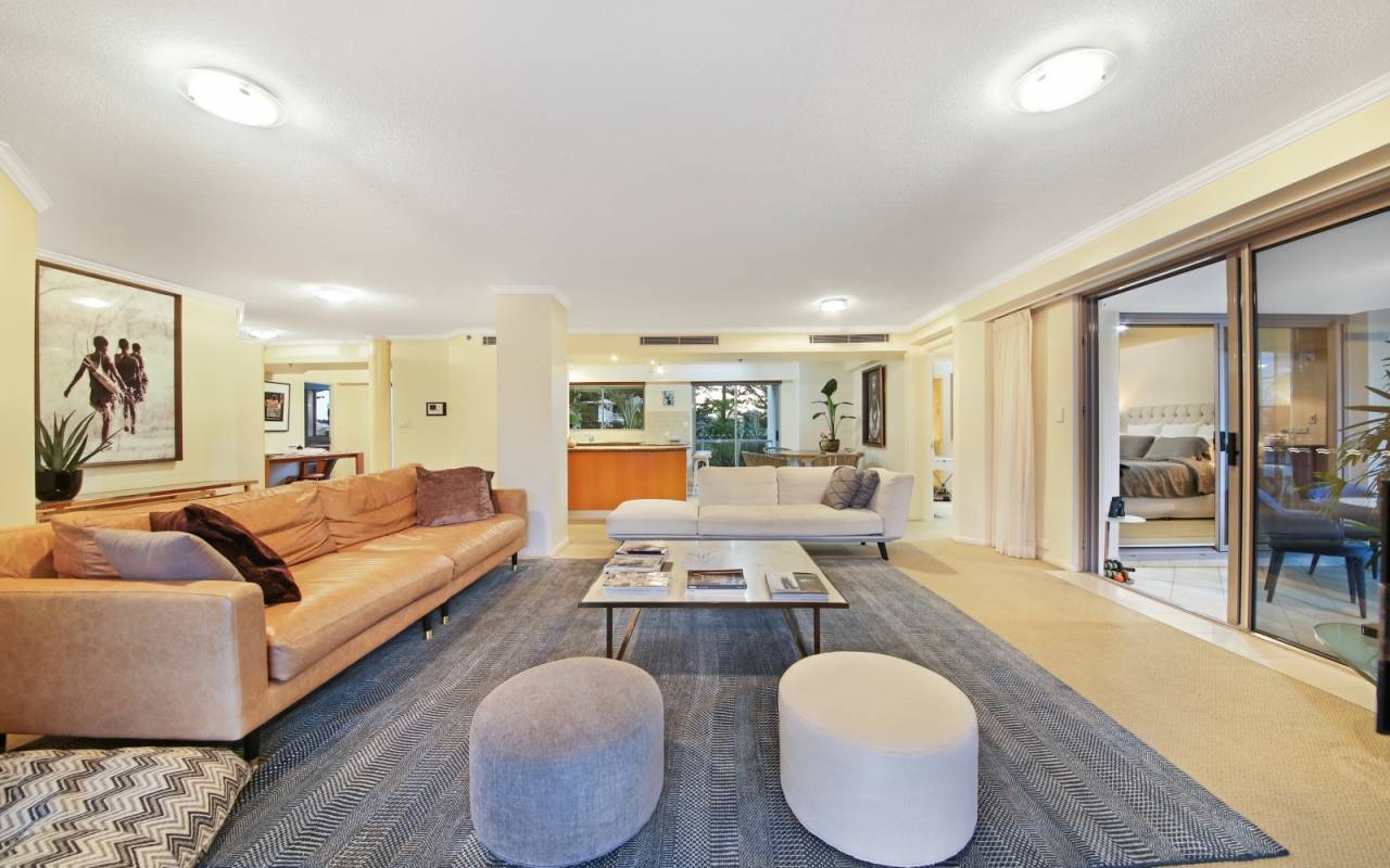 4 A/74 Old Burleigh Road, Surfers Paradise, QLD 4217 AU