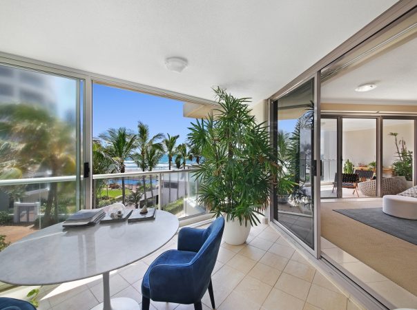 4 A/74 Old Burleigh Road, Surfers Paradise, QLD 4217 AU