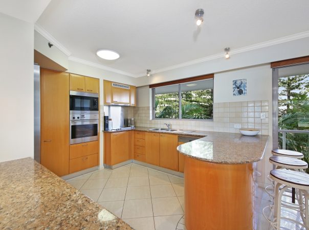 4 A/74 Old Burleigh Road, Surfers Paradise, QLD 4217 AU