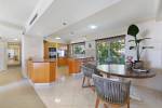 4 A/74 Old Burleigh Road, Surfers Paradise, QLD 4217 AU
