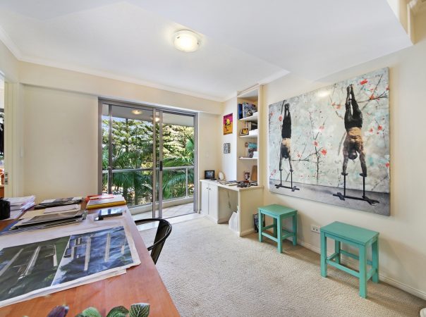 4 A/74 Old Burleigh Road, Surfers Paradise, QLD 4217 AU