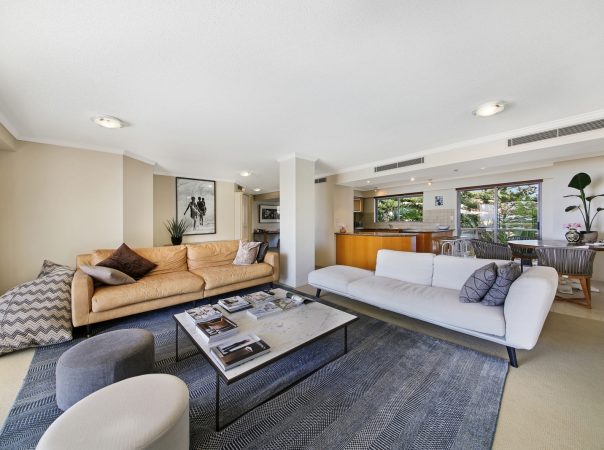 4 A/74 Old Burleigh Road, Surfers Paradise, QLD 4217 AU
