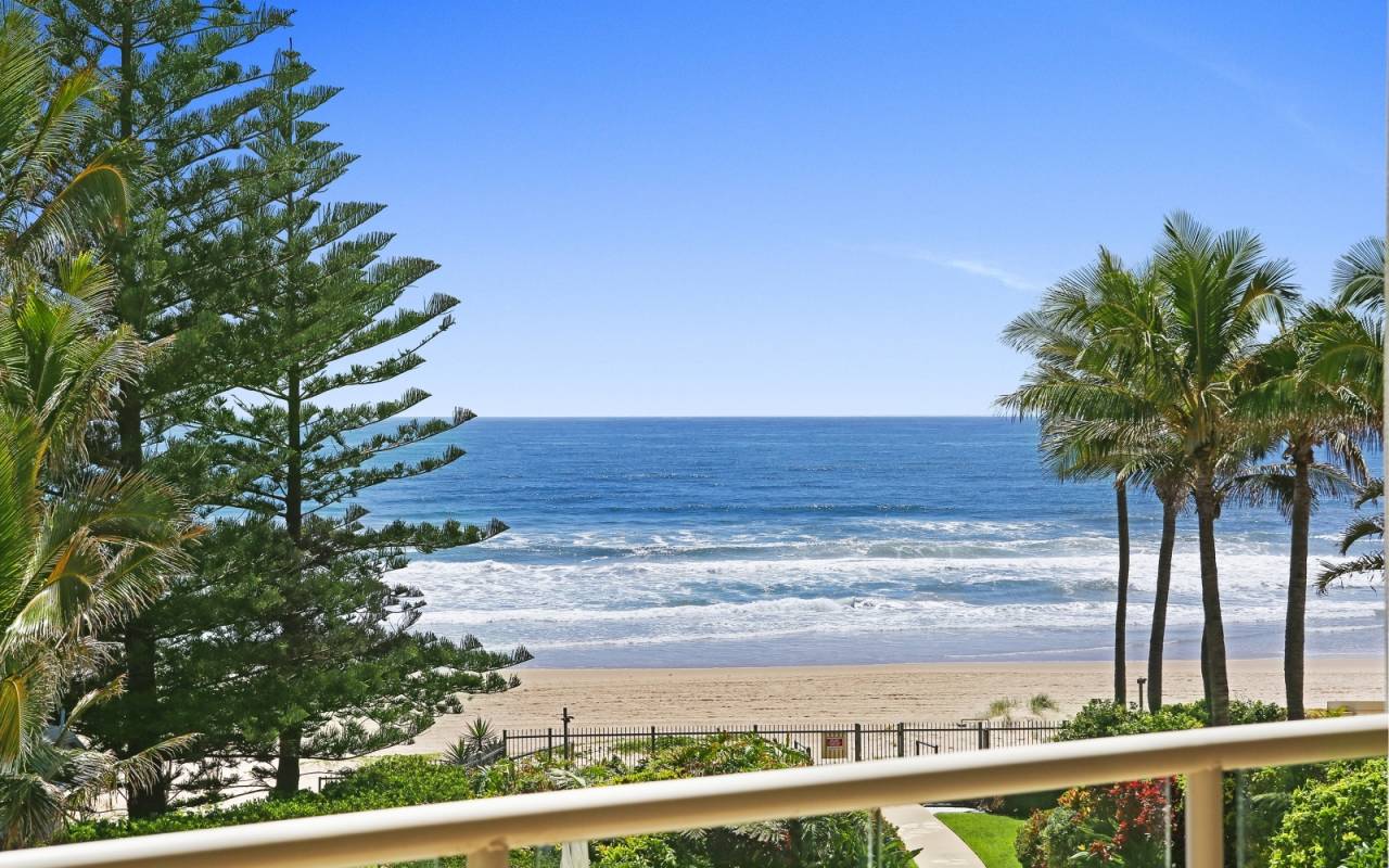 4 A/74 Old Burleigh Road, Surfers Paradise, QLD 4217 AU