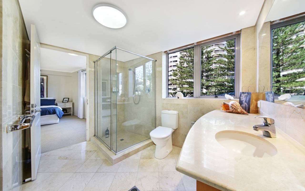 4 A/74 Old Burleigh Road, Surfers Paradise, QLD 4217 AU
