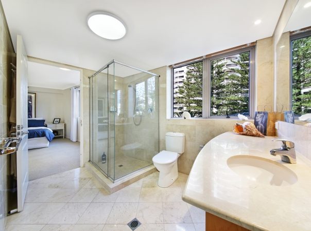 4 A/74 Old Burleigh Road, Surfers Paradise, QLD 4217 AU