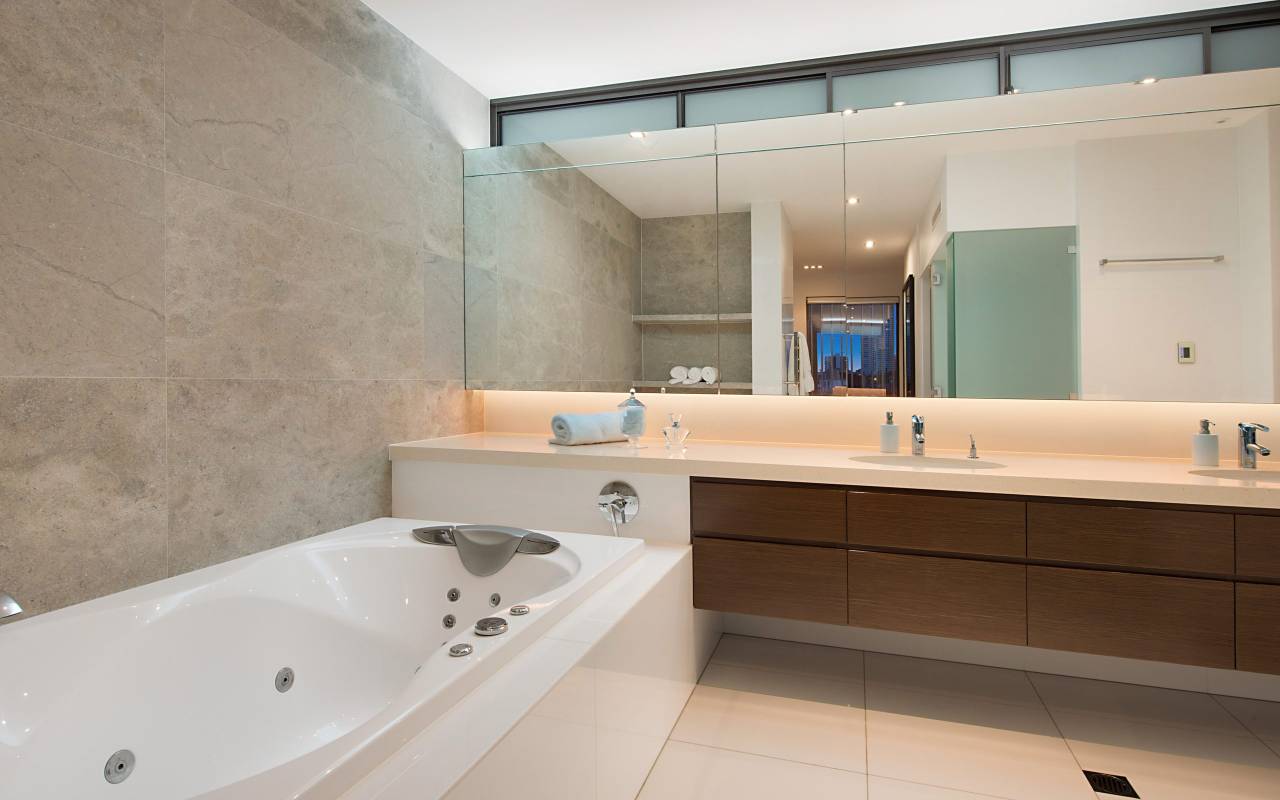 87 Admiralty Drive, Surfers Paradise, QLD 4217 AU