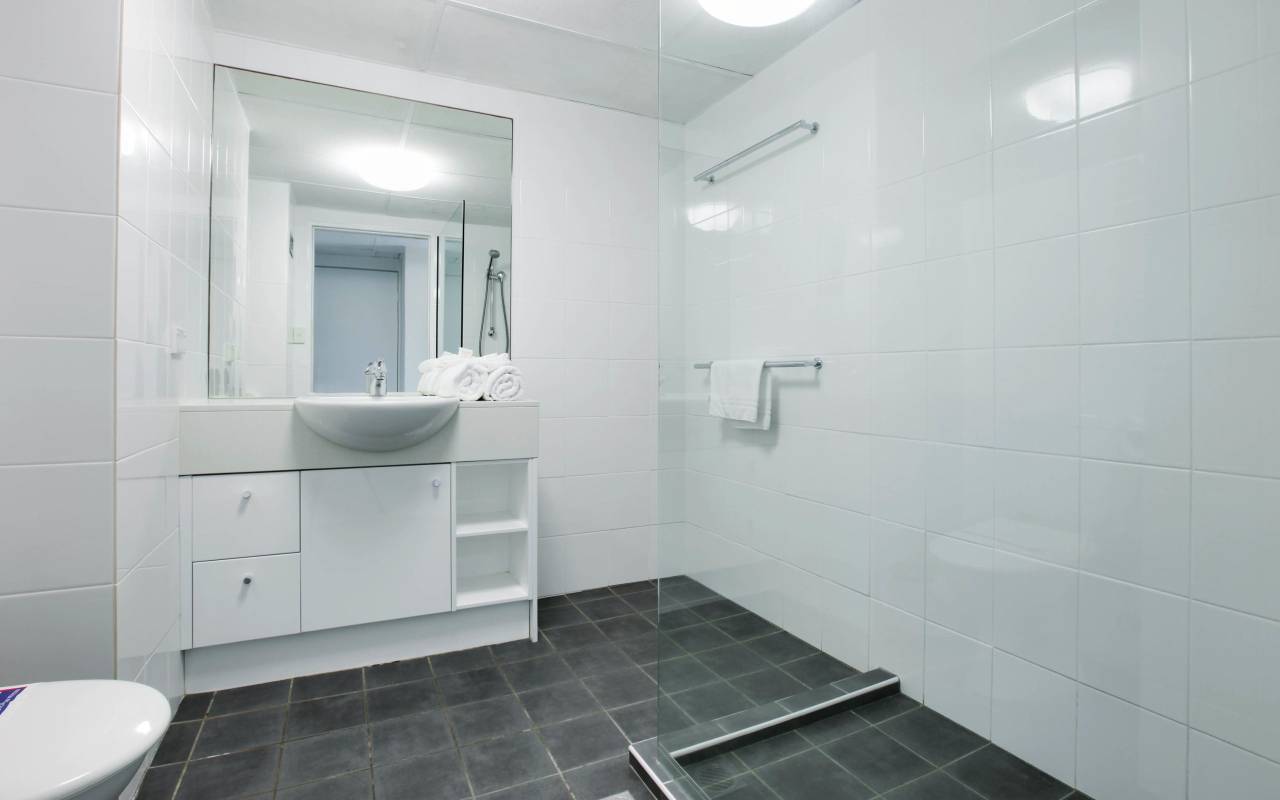 5 & 13/1 The Esplanade, Surfers Paradise, Qld 4217 AU