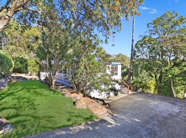43 Kincaid Drive, Highland Park, QLD 4211 AUSTRALIA