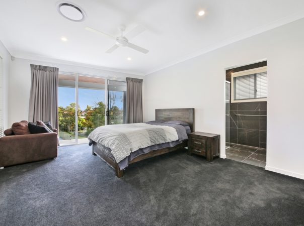 35 Ridgeway Ave, Southport, QLD 4215 AU