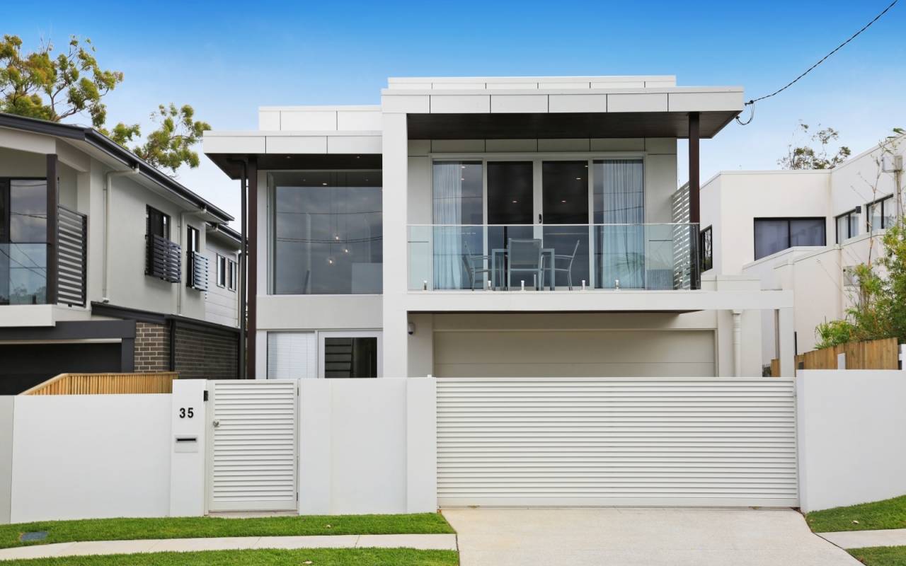 35 Ridgeway Ave, Southport, QLD 4215 AU