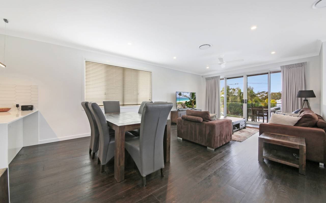 35 Ridgeway Ave, Southport, QLD 4215 AU