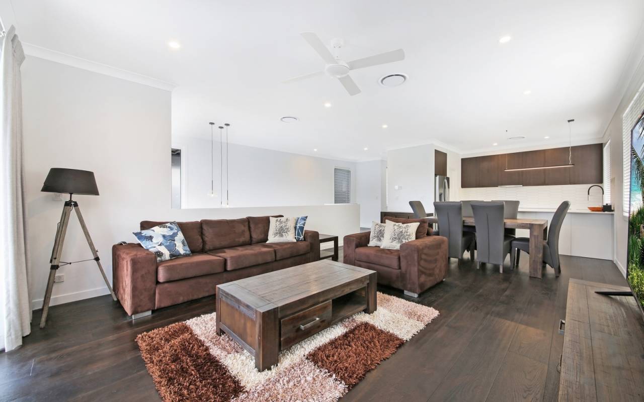 35 Ridgeway Ave, Southport, QLD 4215 AU