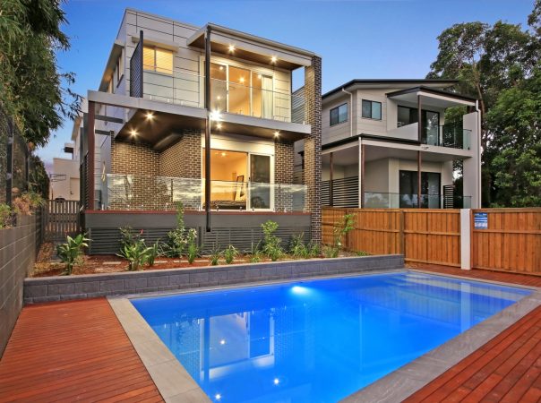 35 Ridgeway Ave, Southport, QLD 4215 AU