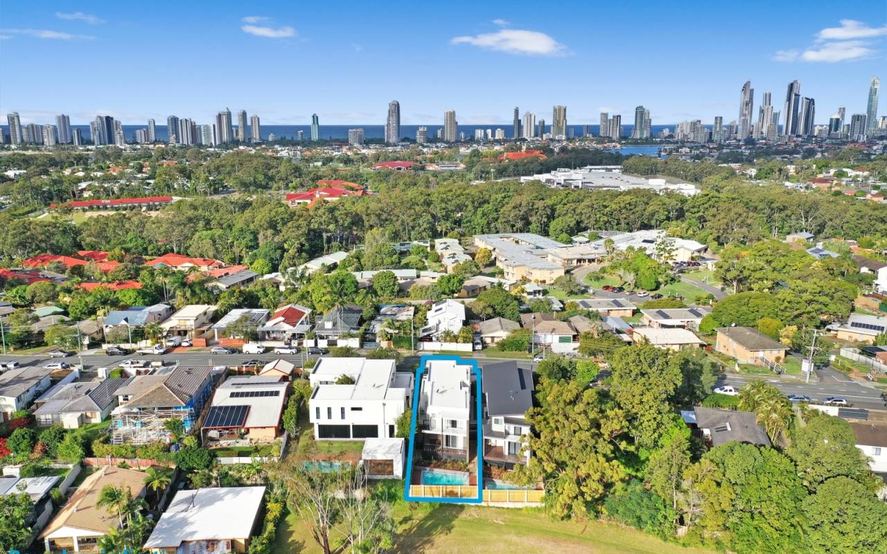 35 Ridgeway Ave, Southport, QLD 4215 AU