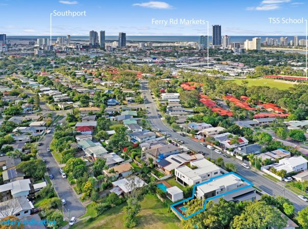 35 Ridgeway Ave, Southport, QLD 4215 AU