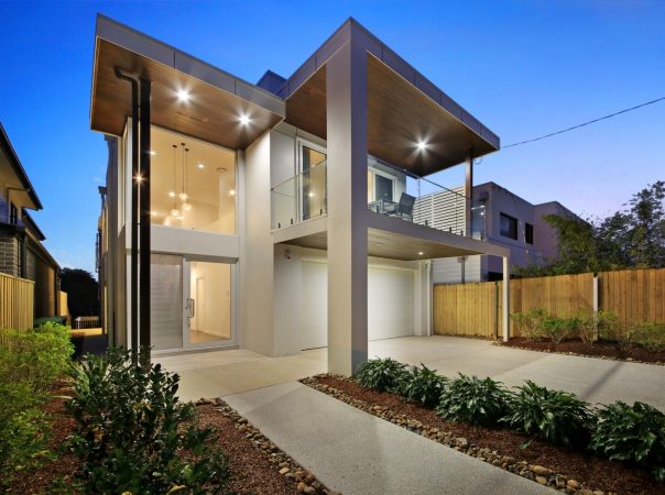 35 Ridgeway Ave, Southport, QLD 4215 AU