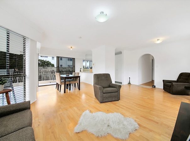 4/33 Montana Ave, Mermaid Beach, QLD 4218 AU