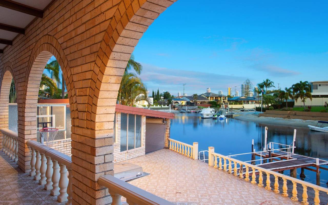 10 Fiesta Avenue, Isle Of Capri, Qld 4217 AU