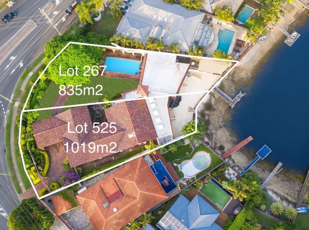 10 Fiesta Avenue, Isle Of Capri, Qld 4217 AU
